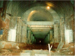 Estações Brigadeiro e Trianon